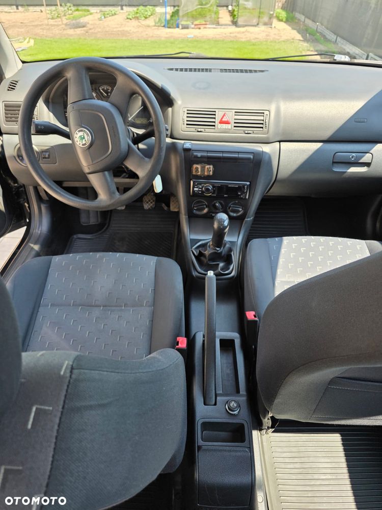 Skoda Octavia 1.6 Tour - 7
