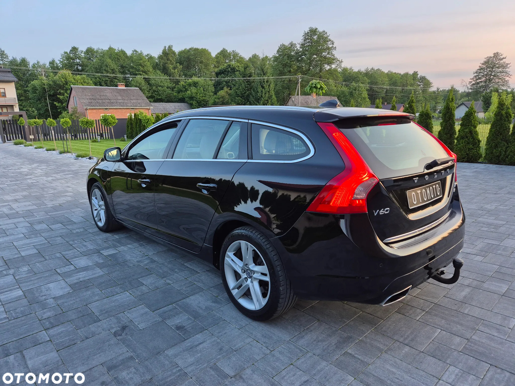 Volvo V60 D6 Plug-In-Hybrid AWD Geartronic Summum - 39