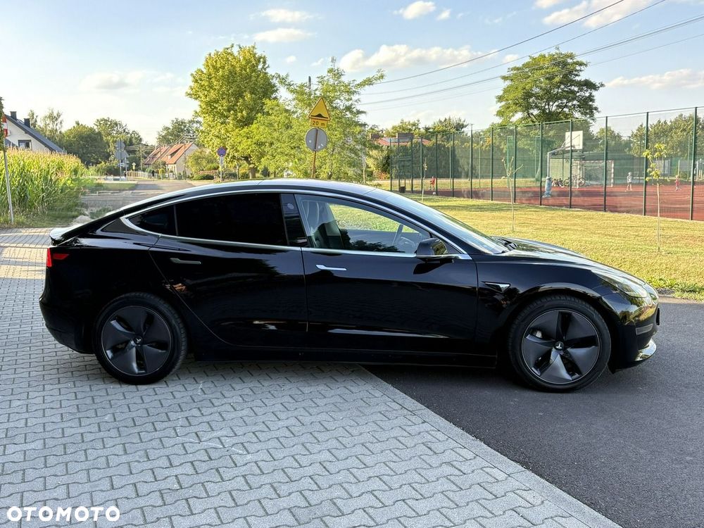 Tesla Model 3 - 8