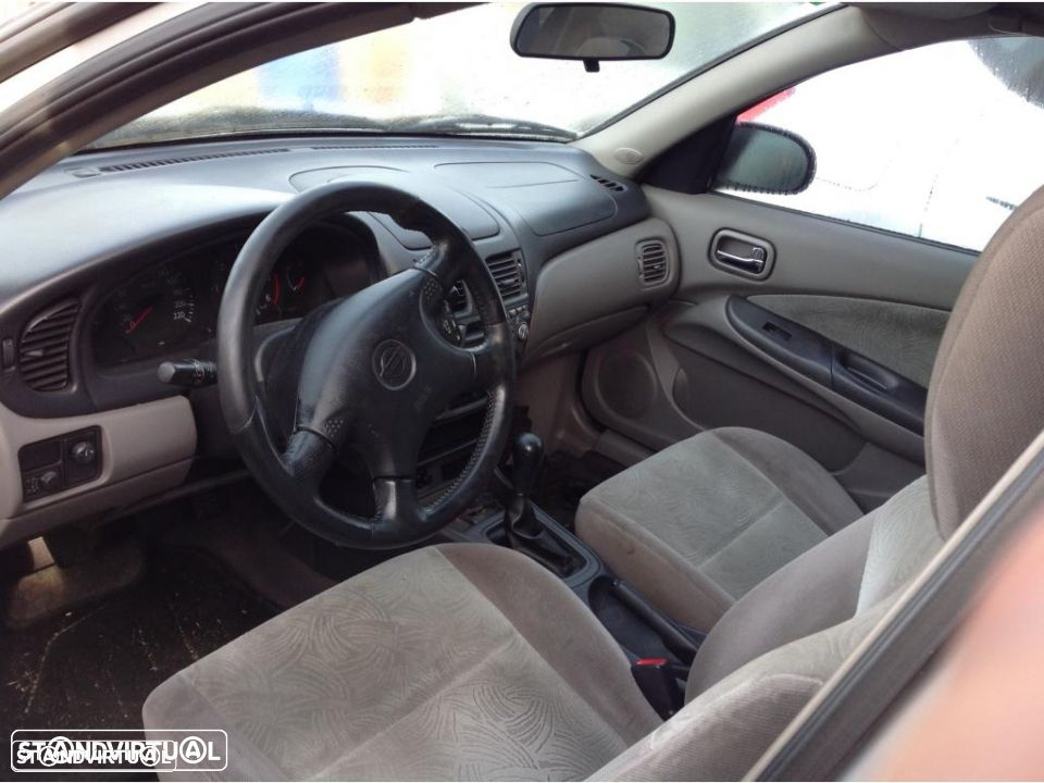 Nissan Almera 2.2 para peças - 3