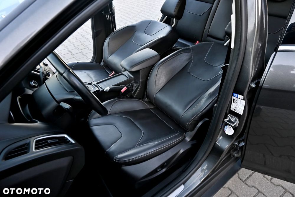 Ford Focus 1.5 EcoBoost Titanium - 26