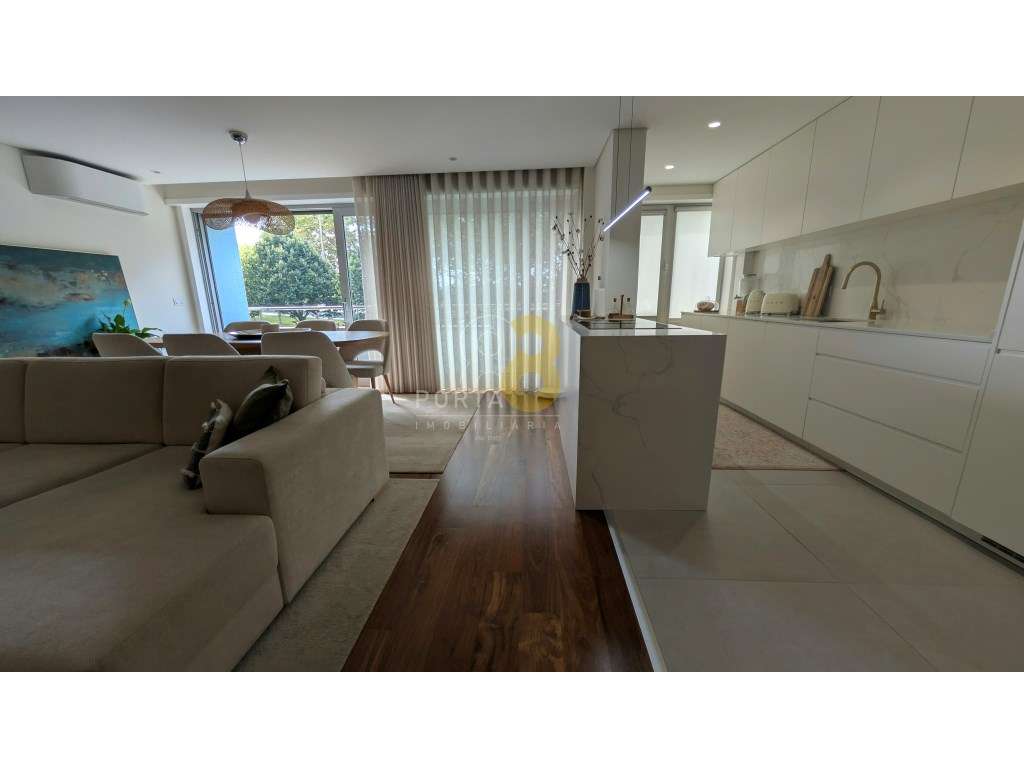 T2 totalmente remodelado com varanda, vistas de Parque e Mar | Mato... - Grande imagem: 3/56
