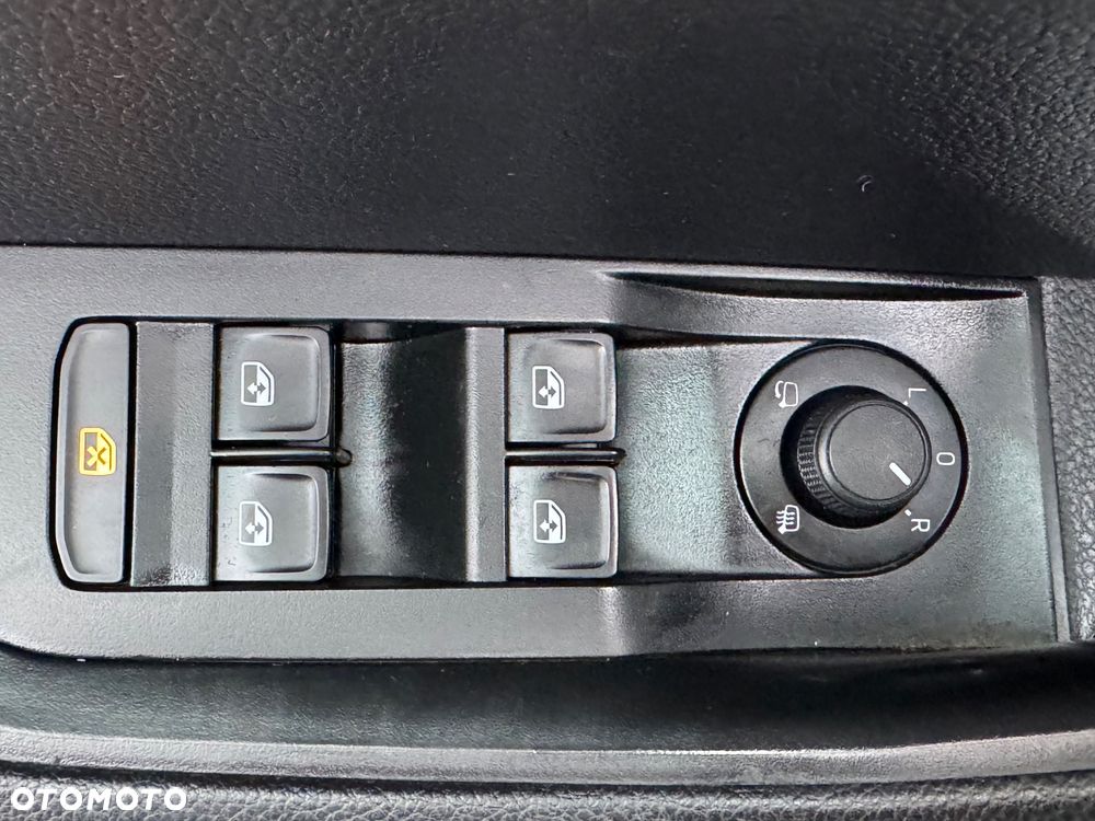 Skoda Superb 2.0 TDI DSG Premium Edition - 38