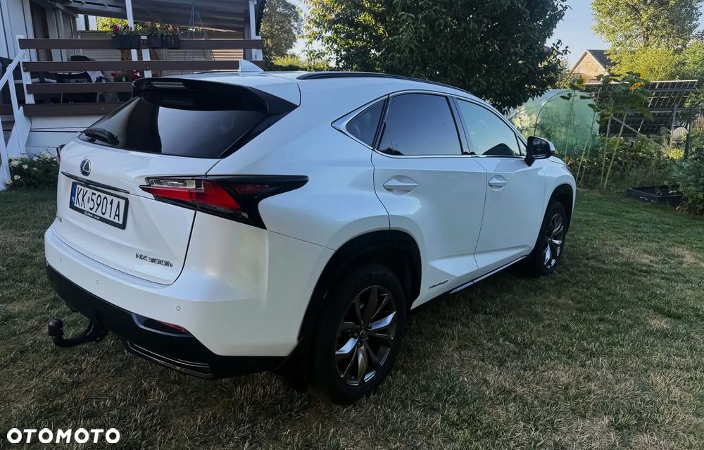 Lexus NX 300h F Impression AWD - 9