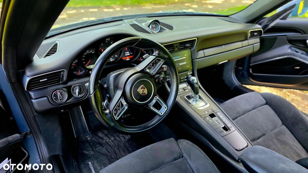 Porsche 911 Targa 4 GTS PDK - 7