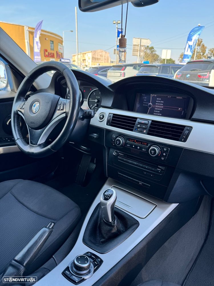 BMW 320 d Navigation Sport - 5