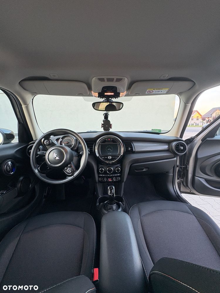 MINI Cooper Standard - 12