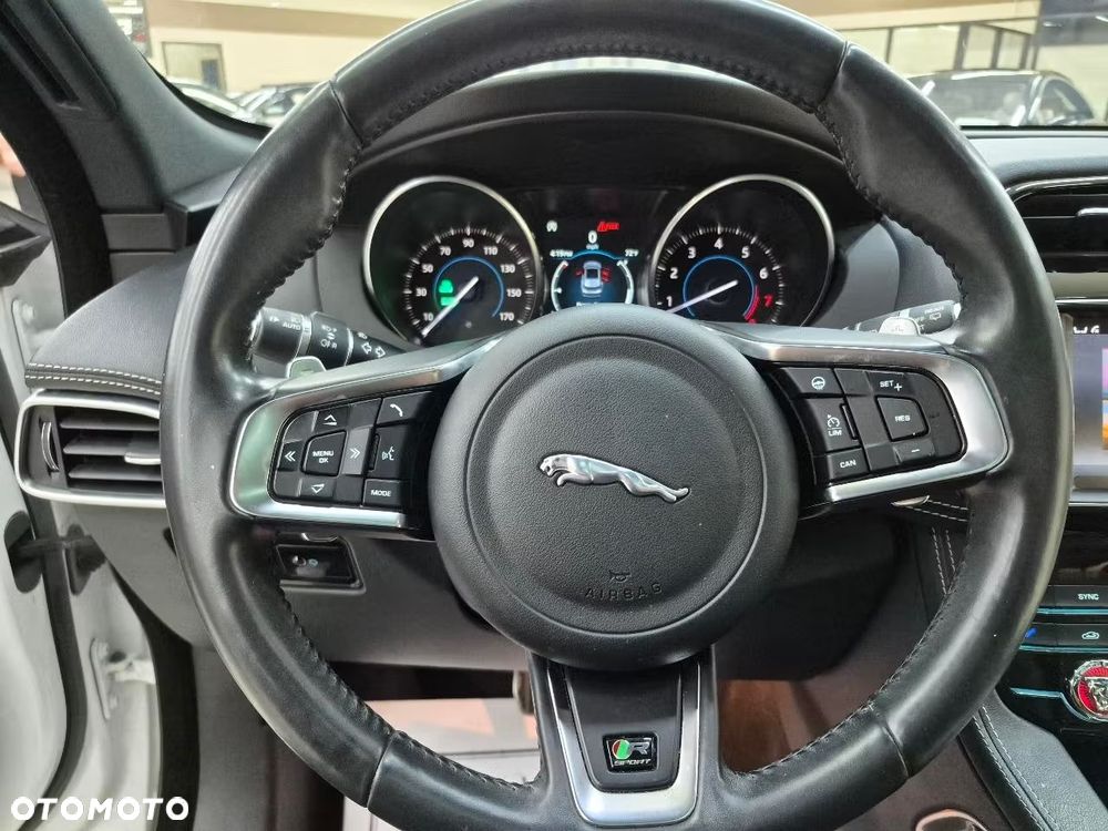 Jaguar F-Pace 2.0 i4D AWD R-Sport - 23