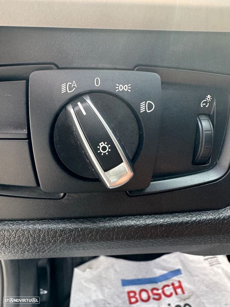 BMW 320 d Line Luxury Auto - 14