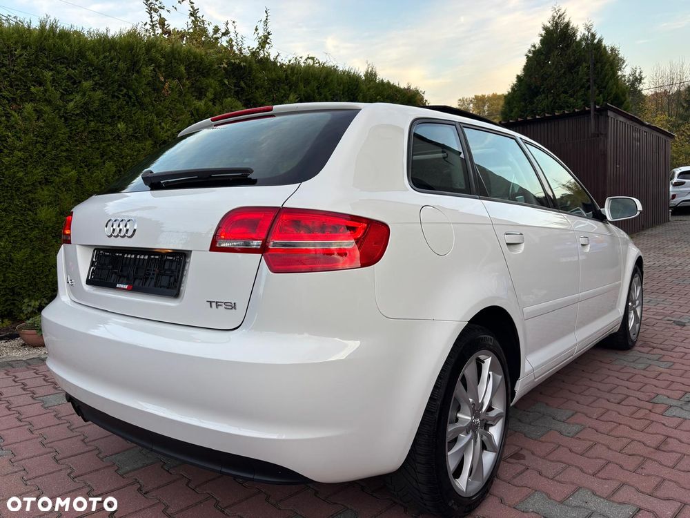 Audi A3 Sportback 2011 photo 4