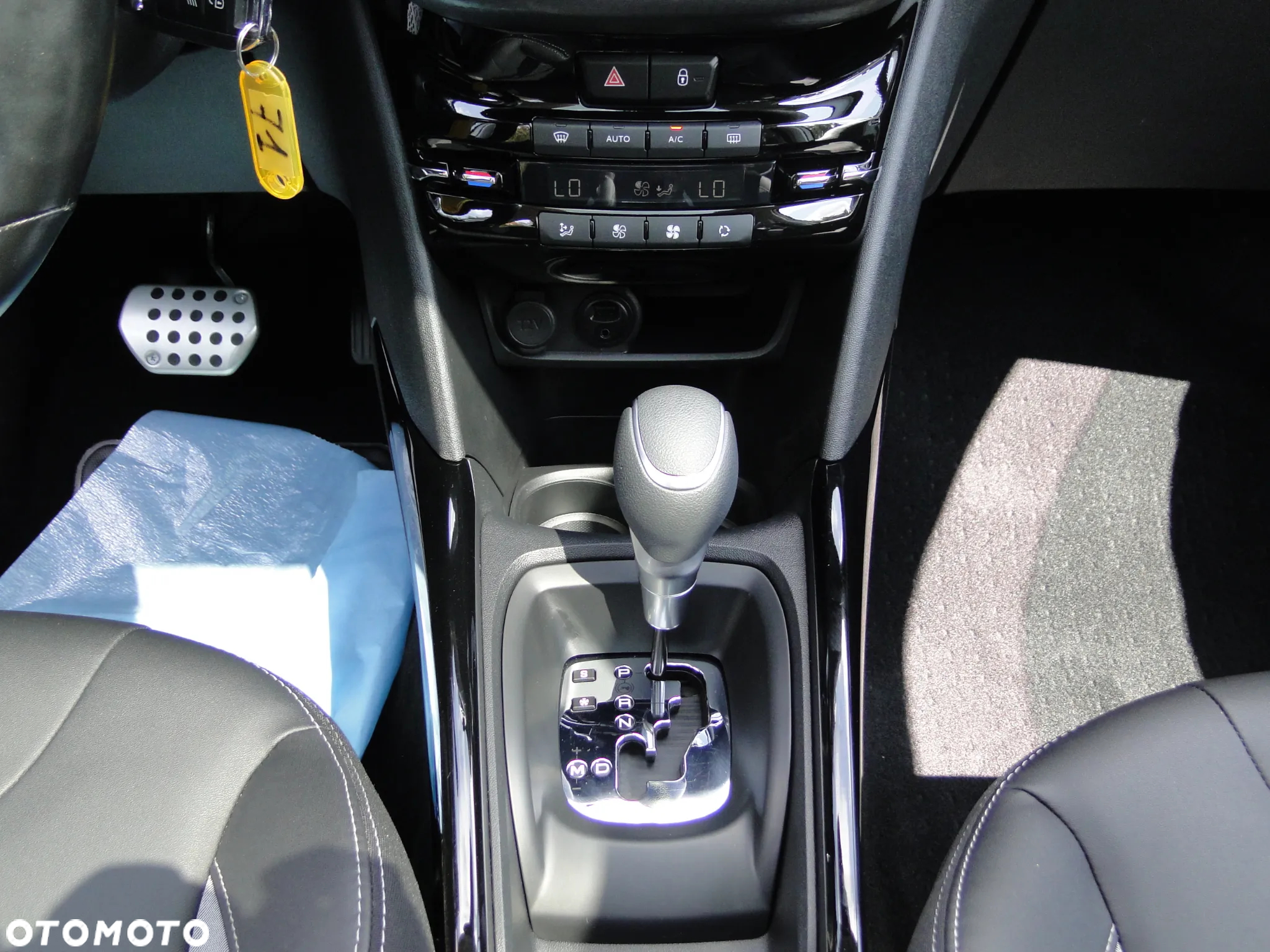 Peugeot 2008 PureTech 110 GPF EAT6 Black Edition - 14