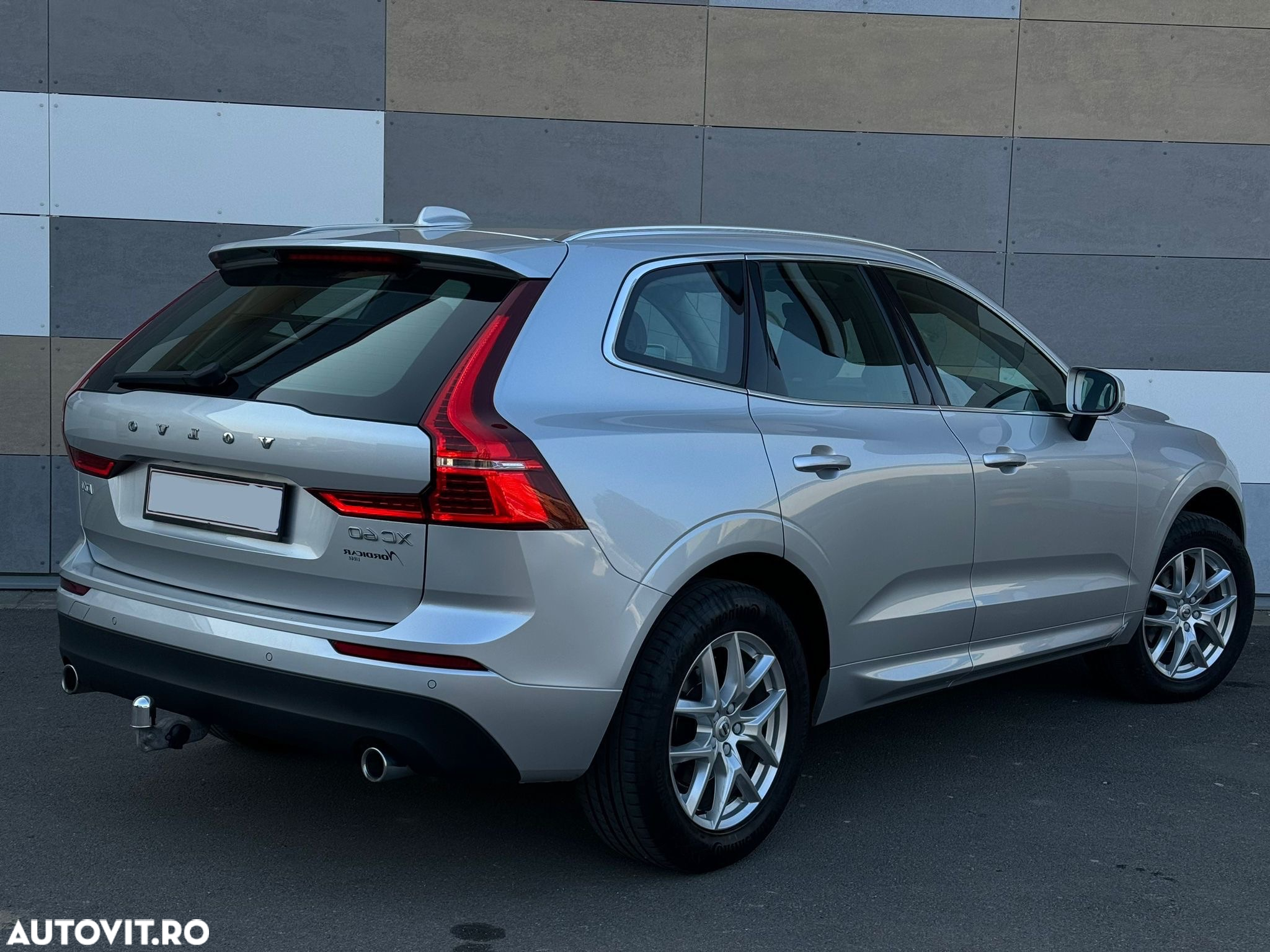 Volvo XC 60 D4 Geartronic Momentum Pro - 8