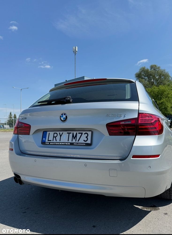 BMW Seria 5 528i xDrive Sport-Aut Luxury Line - 7