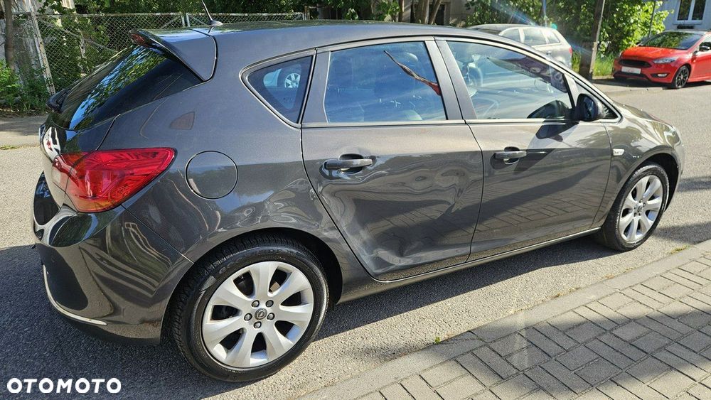 Opel Astra 1.6 Color Edition - 9