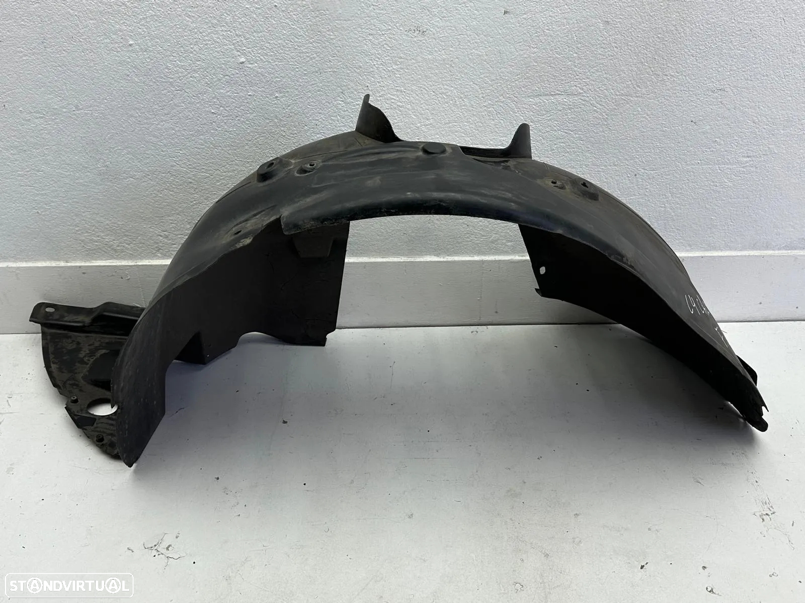 Cave Roda Frente Esquerda - Citroen C4 Cactus (2014) - 2
