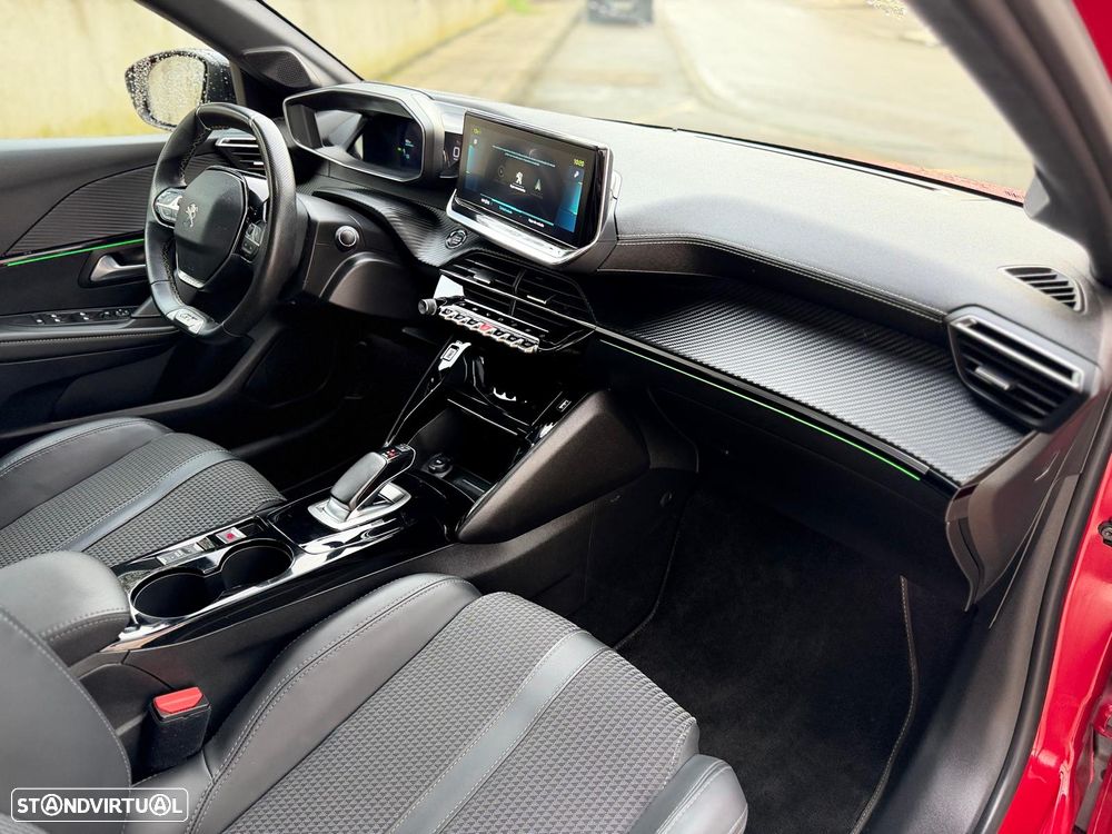 Peugeot e-208 GT - 33