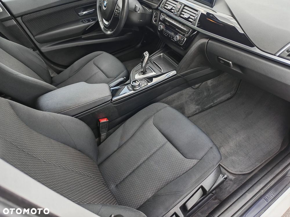 BMW 3GT 320d Advantage - 31