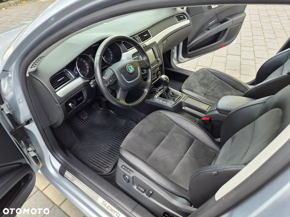 Skoda Superb 2.0 TDI Exclusive - 9