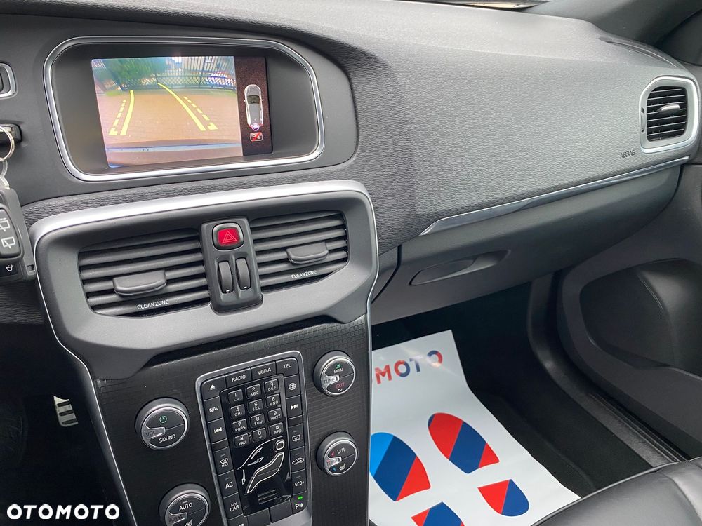 Volvo V40 D3 Geartronic RDesign - 13