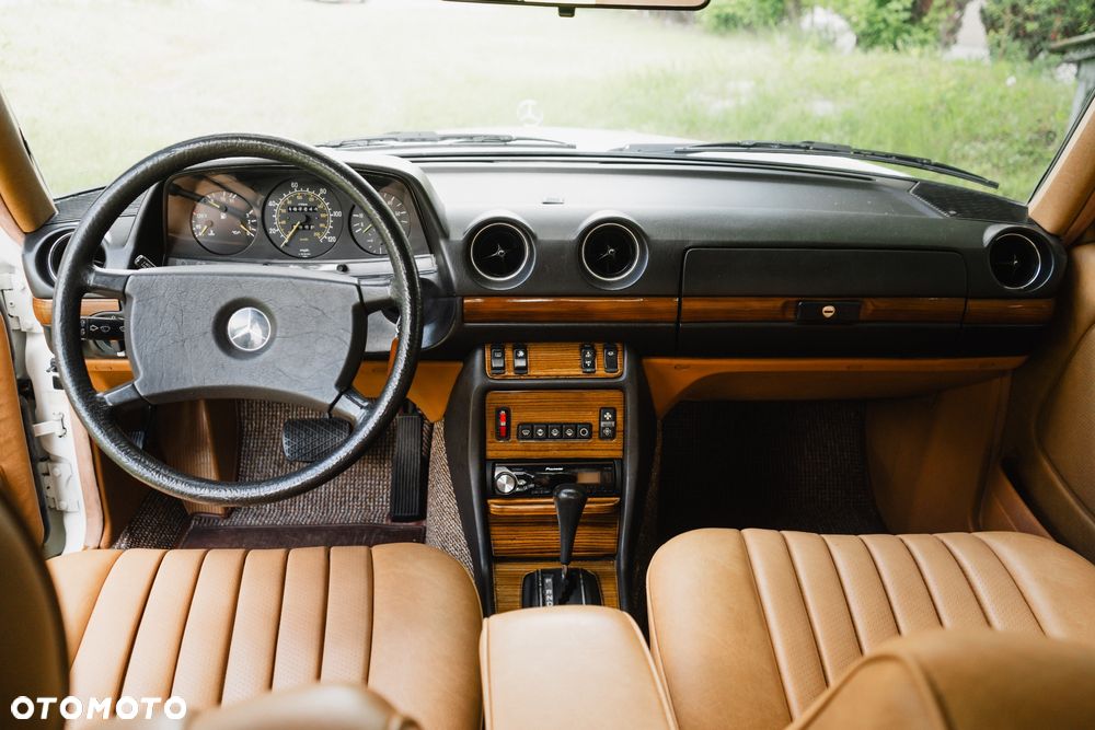 Mercedes-Benz W123 - 2