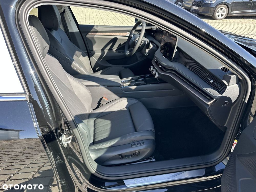 Skoda Superb 2.0 TSI L&K DSG - 30