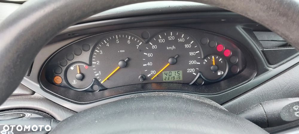 Ford Focus Ambiente - 8