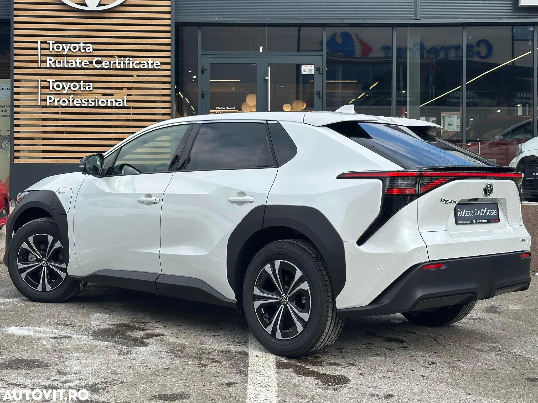 Toyota BZ4X 160 KW AWD (4x4) Luxury Solar Edition - 4