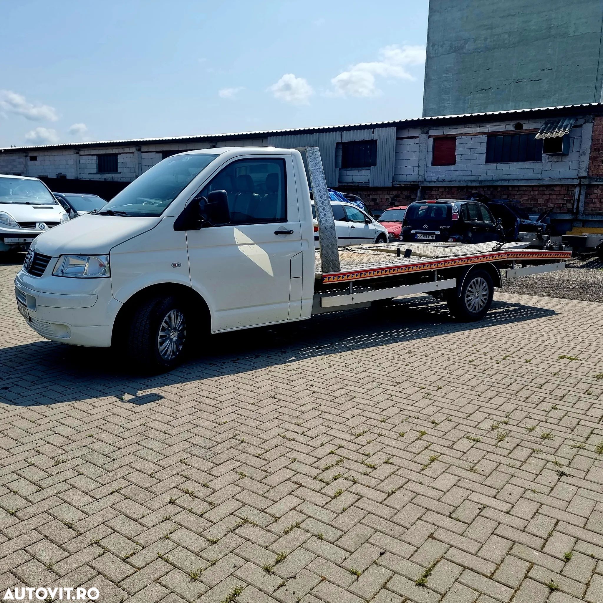 Volkswagen Transporter - 1