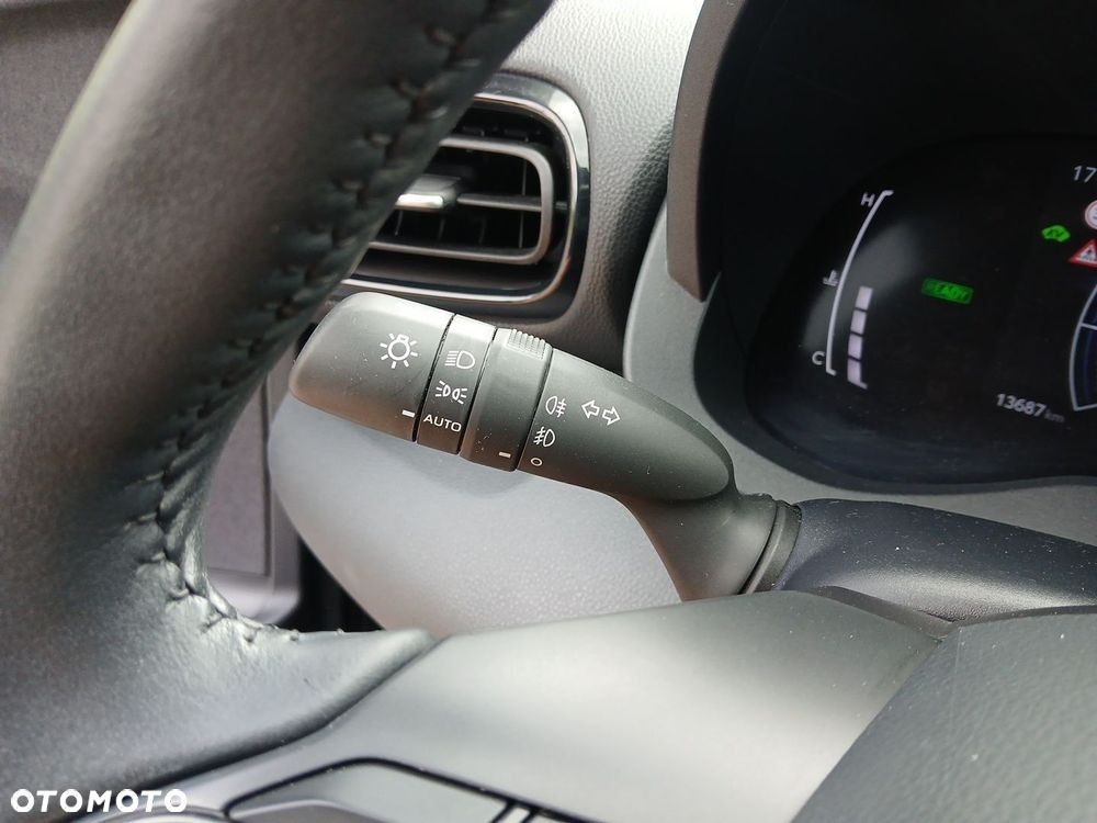 Toyota Yaris Hybrid 1.5 Style - 27