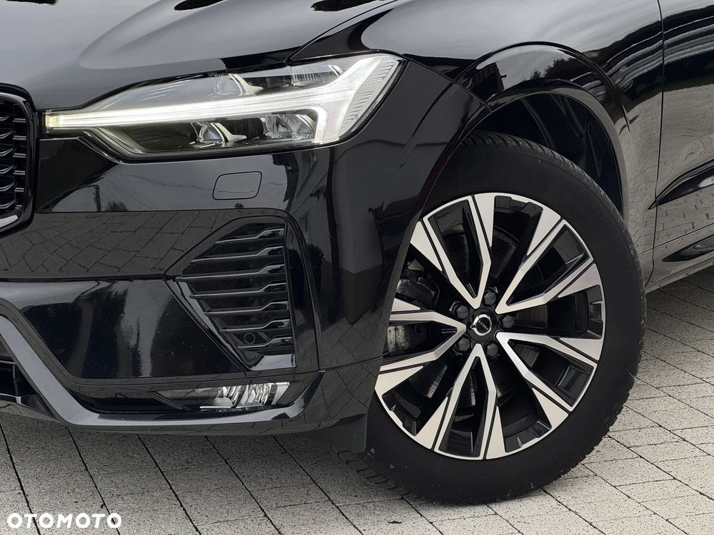 Volvo XC 60 B4 D AWD Plus Dark - 2