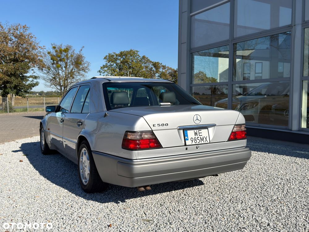 Mercedes-Benz Klasa E 500 - 18