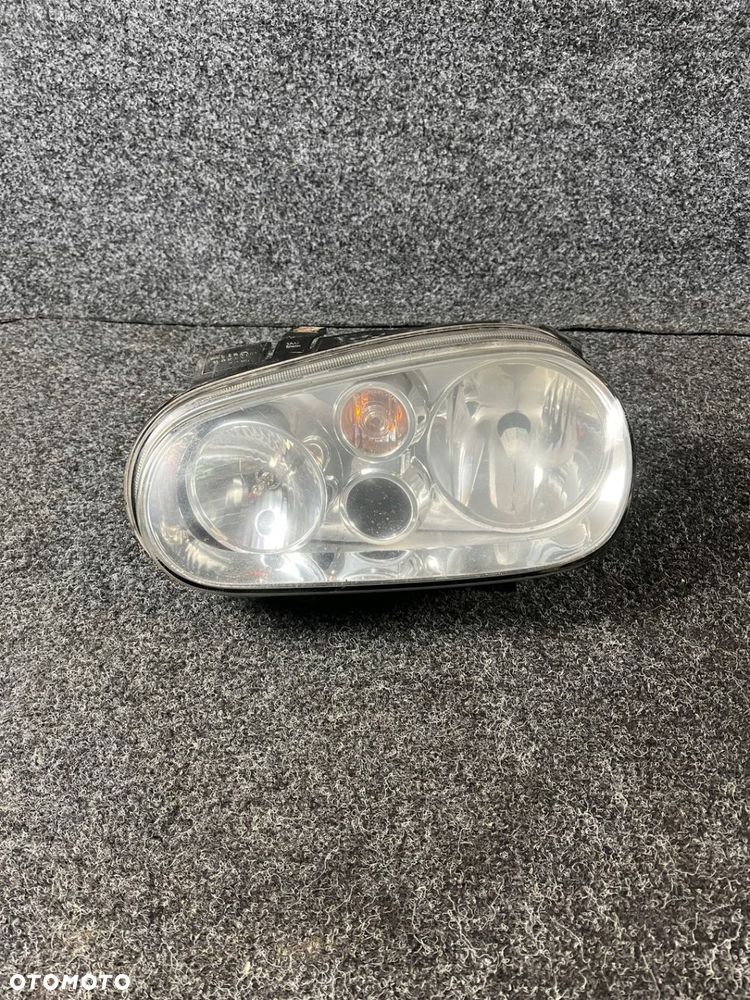 reflektor lewy przód vw golf IV