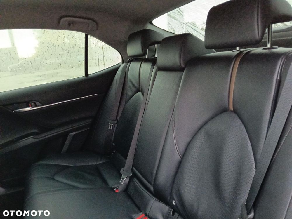 Toyota Camry 2.5 Hybrid Executive CVT - 16