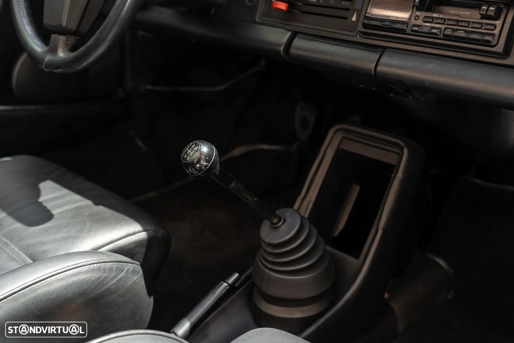 Porsche 911 Série G - 15