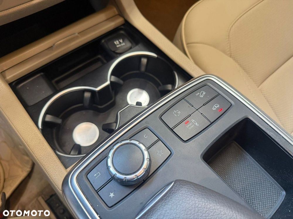 Mercedes-Benz ML - 24