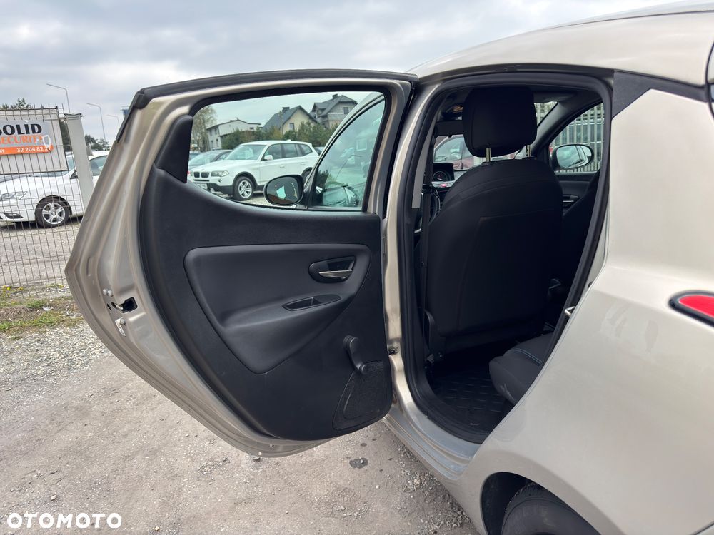 Lancia Ypsilon 1.2 8V Elefantino S&S - 20