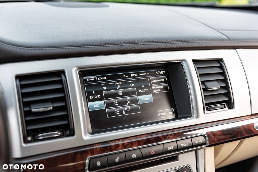Jaguar XF 3.0 V6 Kompressor AWD - 31