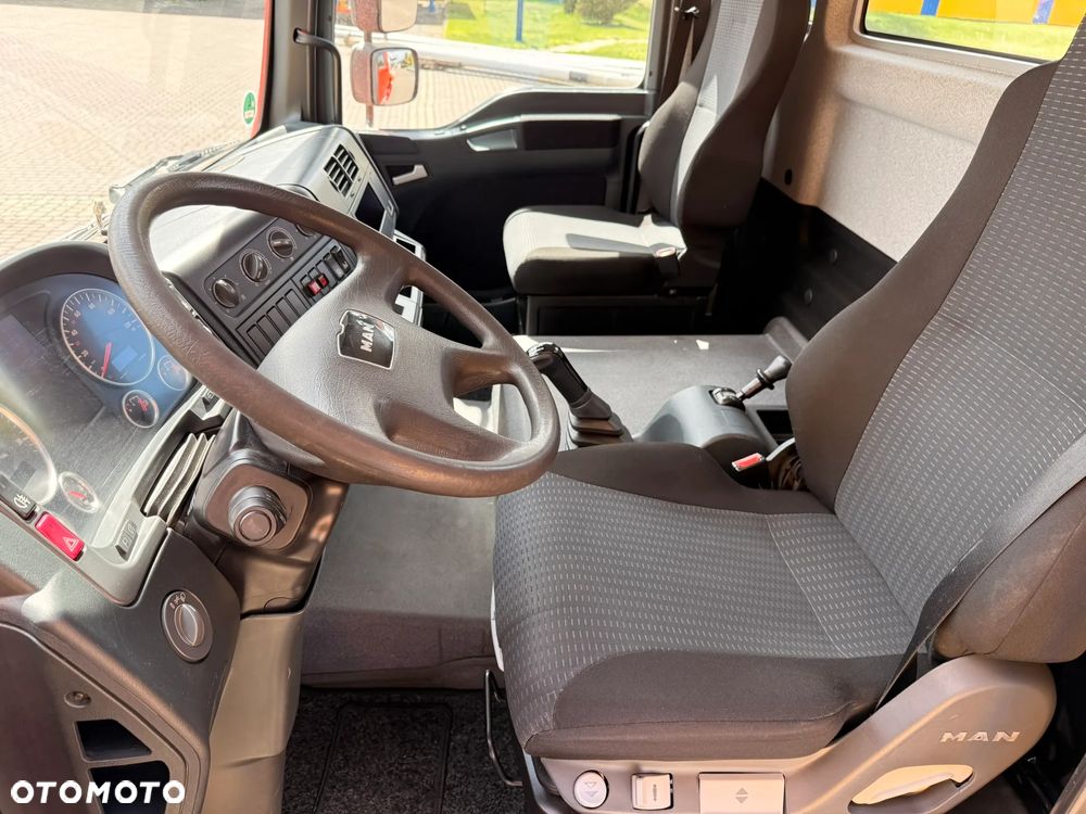 Ruthmann T330 (33m w bok 21,2m)Mercedes Atego, MAN TGL7.150 - 13