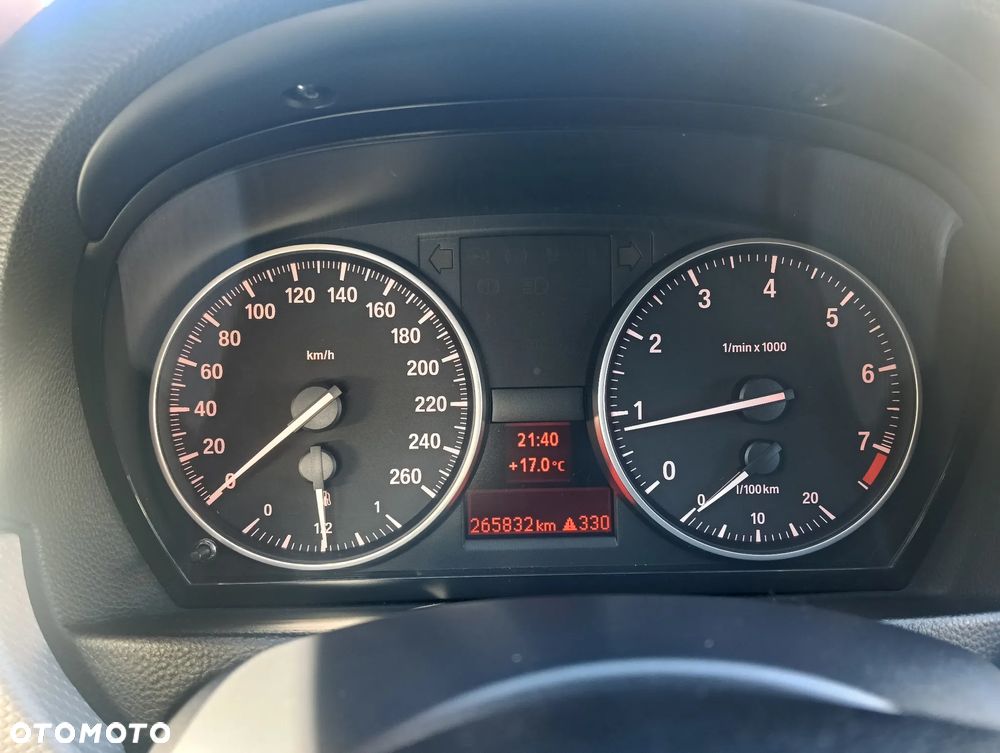 BMW Seria 3 320i - 5