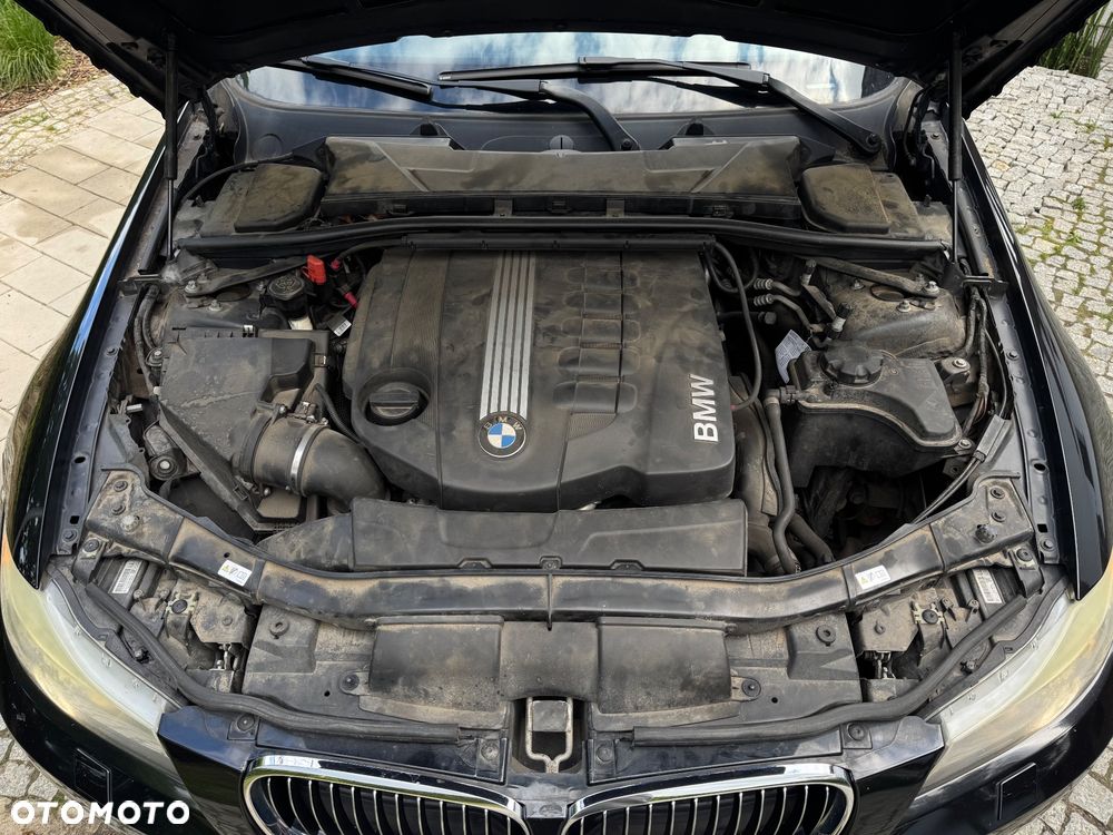 BMW Seria 3 325d DPF Edition Sport - 30