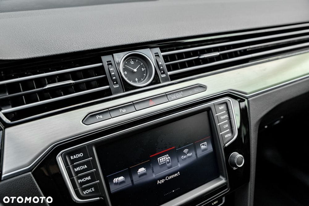 Volkswagen Passat 2.0 TDI SCR 4Motion DDG Highline - 36