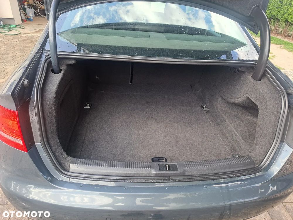 Audi A4 Limousine - 26