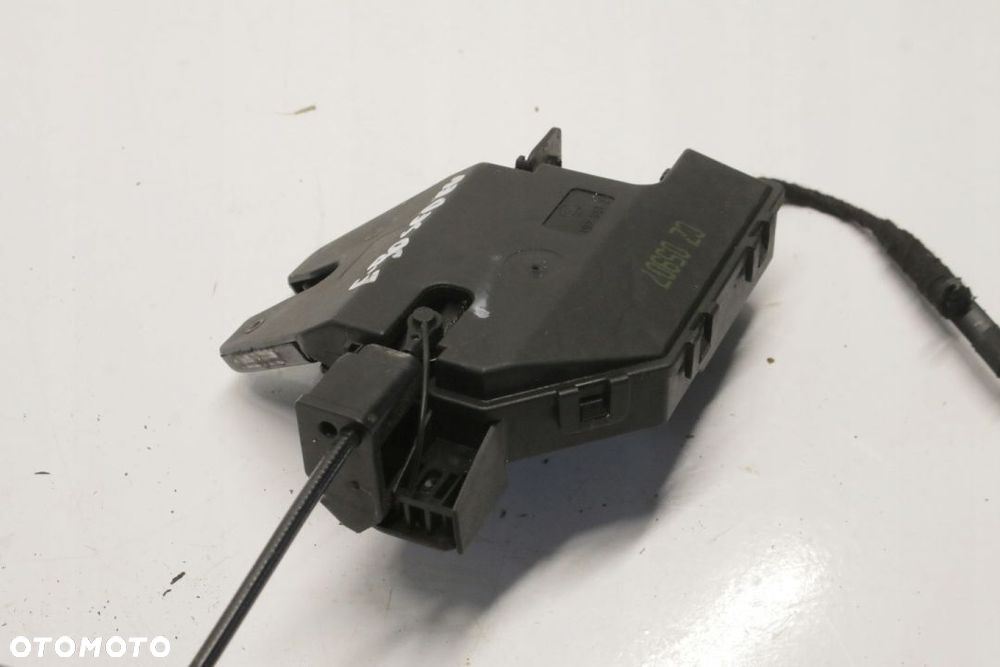 zamek klapy bagażnika BMW E90 - 1