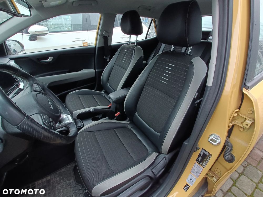 Kia Stonic 1.2 L - 11