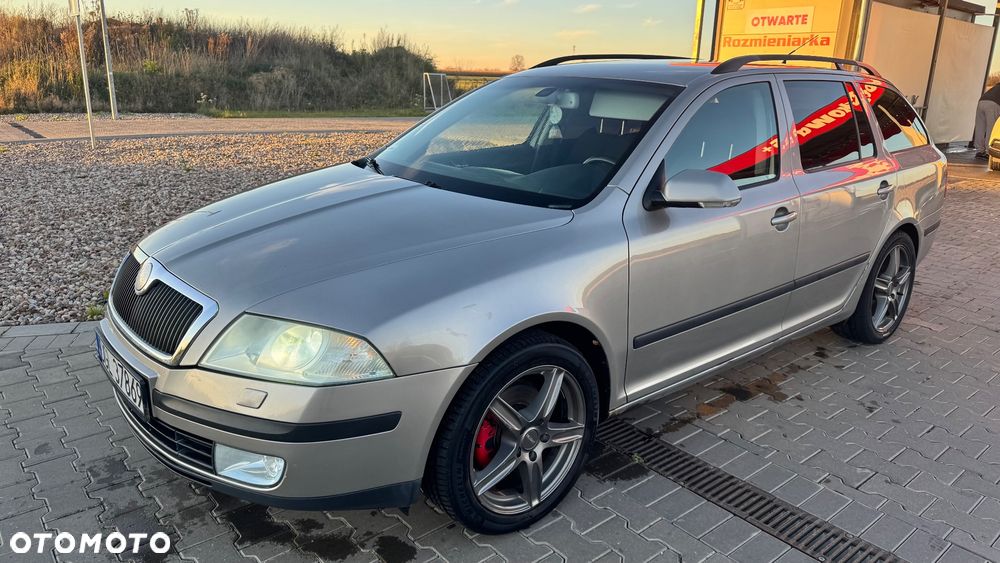Skoda Octavia 2.0 FSI Elegance Tiptr - 1