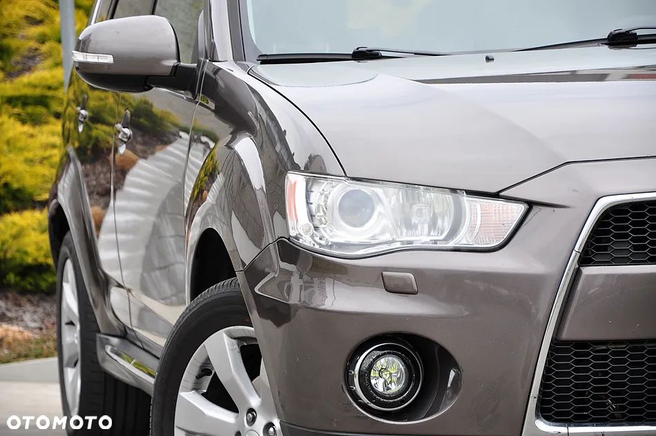 Mitsubishi Outlander - 3