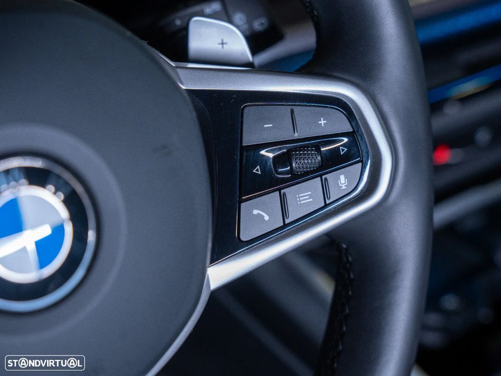 BMW 320 d Touring Pack Desportivo M Auto - 9