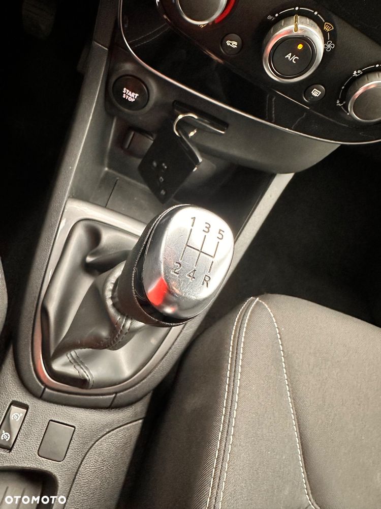 Renault Clio 1.2 16V 75 LIMITED 2018 - 26