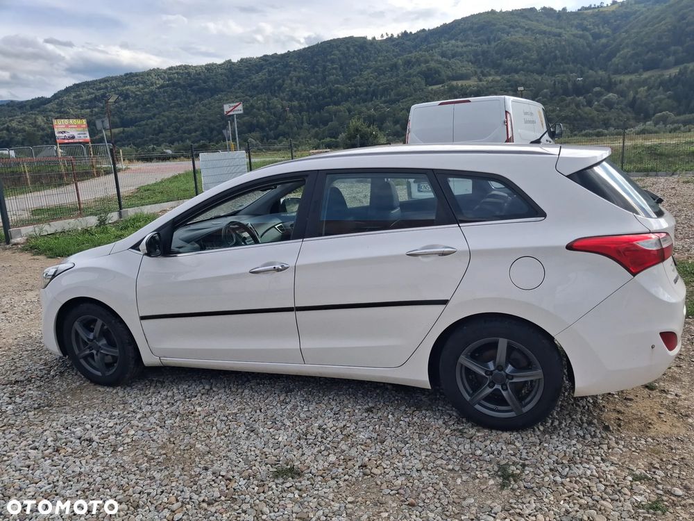 Hyundai i30 i30cw blue 1.6 CRDi Trend - 8