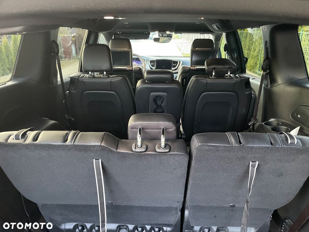 Chrysler Pacifica - 25